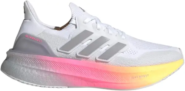 chaussures running femme Adidas Ultraboost 5 vu de face