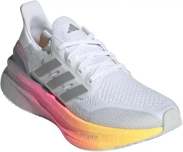 chaussures running femme Adidas Ultraboost 5 vu de côtés
